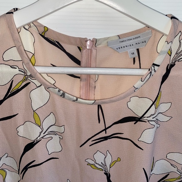 Veronika Maine Womens Pale Blush Floral Short Sleeved Blouse Workwear Size 12 - Picture 7 of 15